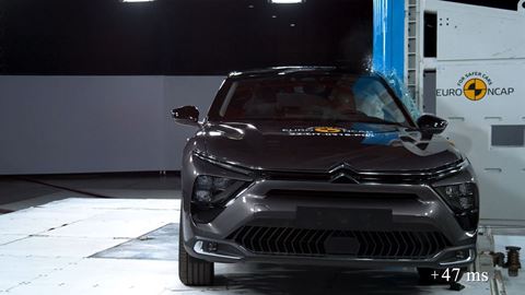 Citroën C5 X - Side Pole test 2022