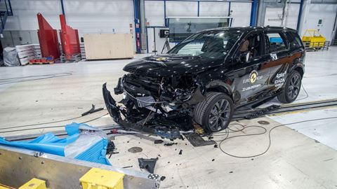 Land Rover Discovery Sport - Mobile Progressive Deformable Barrier test 2022 - after crash