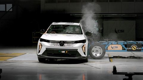 Renault Scenic E Tech Side Mobile Barrier test 2022