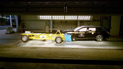 VW Passat Mobile Progressive Deformable Barrier test 2024