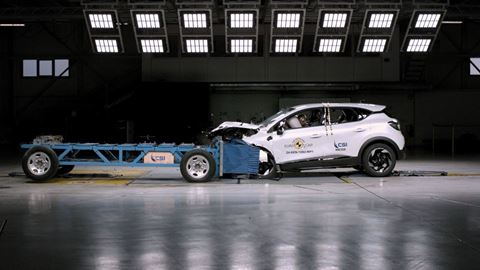 Renault Captur Mobile Progressive Deformable Barrier test 2024