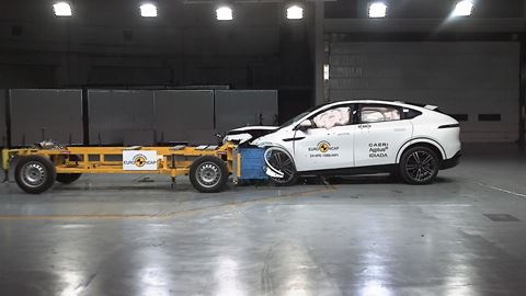 XPENG G6 Mobile Progressive Deformable Barrier test 2024