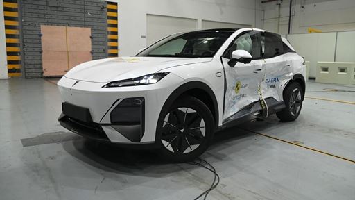 Deepal S07 Side Mobile Barrier test 2024 after crash