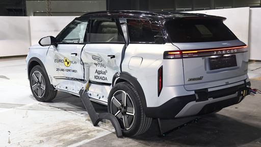 JAECOO 7 PHEV Side Mobile Barrier test 2025 after crash