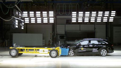Audi A5 Mobile Progressive Deformable Barrier test 2024
