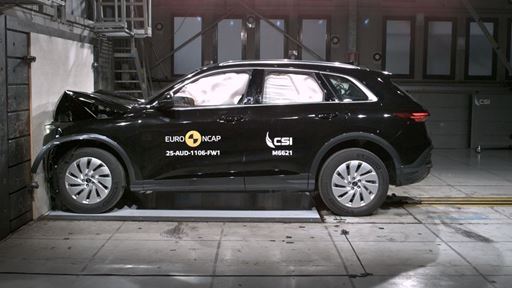 Audi Q5 Full Width Rigid Barrier test 2025
