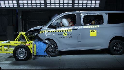 Ford E Tourneo Custom Mobile Progressive Deformable Barrier test 2025