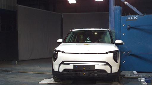 Kia EV3 Side Pole test 2025