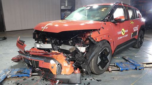 Kia EV3 Mobile Progressive Deformable Barrier test 2025 after crash