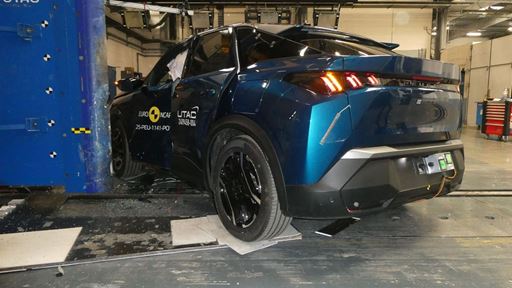 Peugeot 3008 Side Pole test 2025 after crash