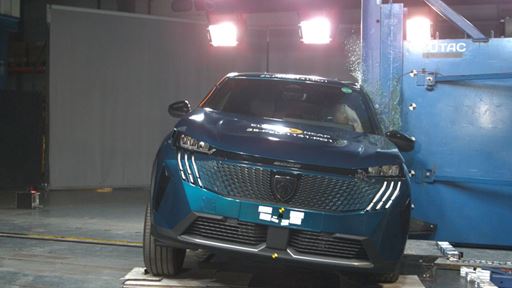 Peugeot 3008 Side Pole test 2025