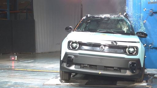 Renault 4 E Tech Electric Side Pole test 2024