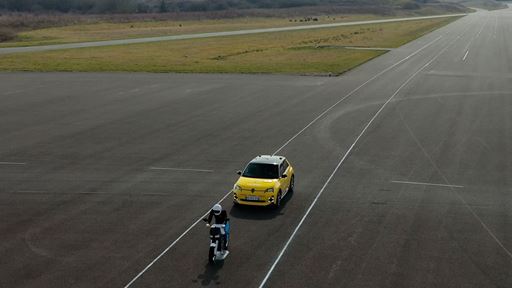 Renault 5 Assisted Driving Tests 2025
