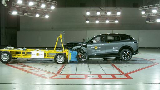 ZEEKR 7X Mobile Progressive Deformable Barrier test 2025