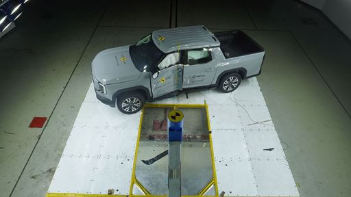 Maxus eTERRON 9 Side Pole test 2024 after crash