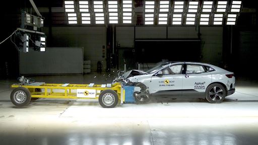 Polestar 4 Mobile Progressive Deformable Barrier test 2025