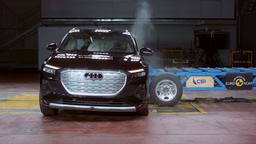 Audi Q4 e tron Side Mobile Barrier test 2025