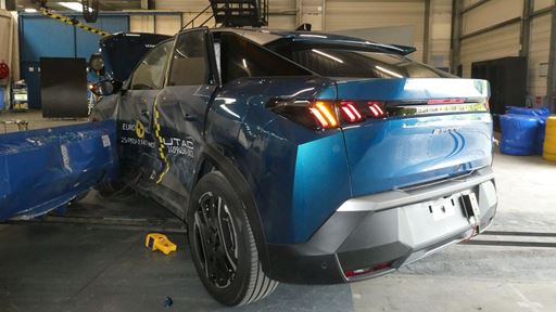 Peugeot 3008 Side Mobile Barrier test 2025 after crash