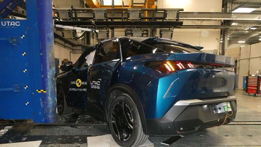 Peugeot 3008 Side Pole test 2025 after crash