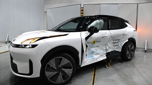 Lynk Co 08 Side Mobile Barrier test 2025 after crash