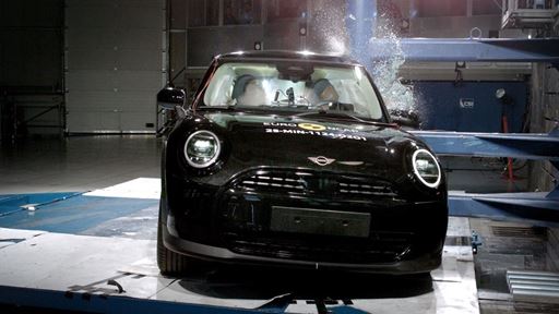 MINI Cooper Side Pole test 2025