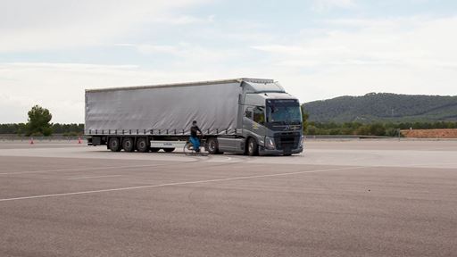 Volvo FM 4x2 Tractor Unit 2024 Commercial Truck Safety Tests