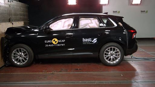 Audi Q3 Full Width Rigid Barrier test 2025