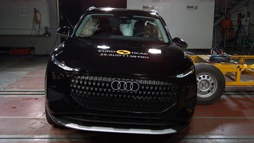 Audi Q3 Side Mobile Barrier test 2025