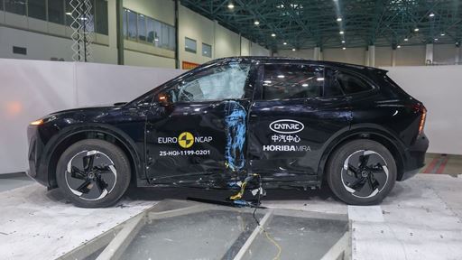 Hongqi EHS5 Side Pole test 2025 after crash