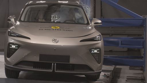 MG MGS6 EV Side Pole test 2025
