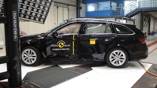 koda Octavia Side Pole test 2019 after crash