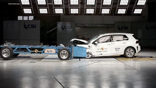 VW Golf Mobile Progressive Deformable Barrier test 2025