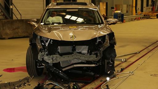 MG MGS9 PHEV Mobile Progressive Deformable Barrier test 2025 after crash