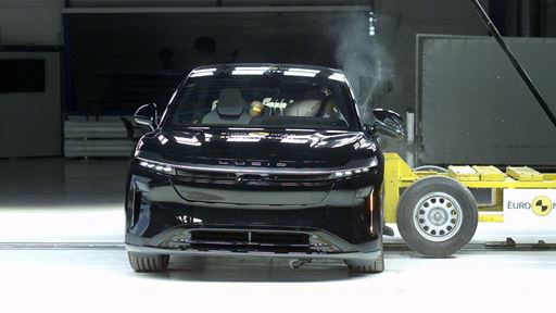 Lucid Gravity Side Mobile Barrier test 2025