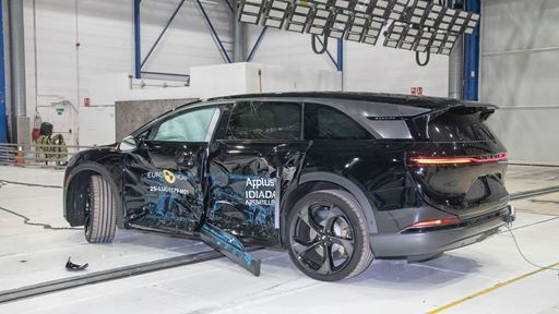 Lucid Gravity Side Mobile Barrier test 2025 after crash