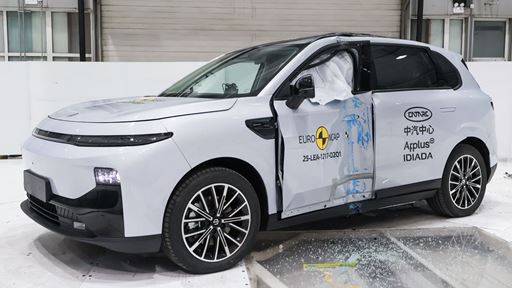 Leapmotor B10 Side Pole test 2025 after crash