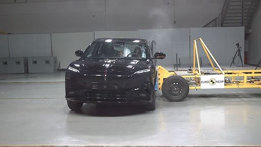 Hongqi EHS7 Side Mobile Barrier test 2025