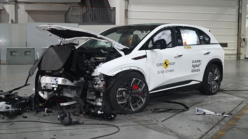 Hongqi EHS7 Mobile Progressive Deformable Barrier test 2025 after crash