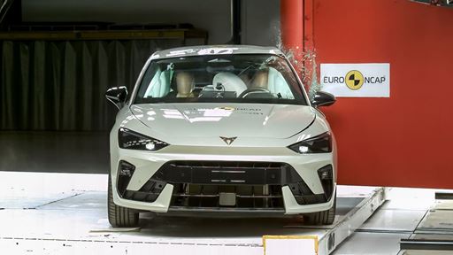 CUPRA Leon Side Pole test 2025