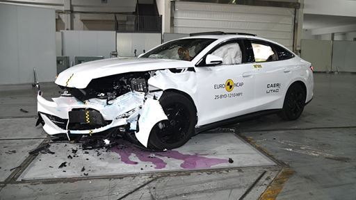 BYD SEAL 6 Mobile Progressive Deformable Barrier test 2025 after crash