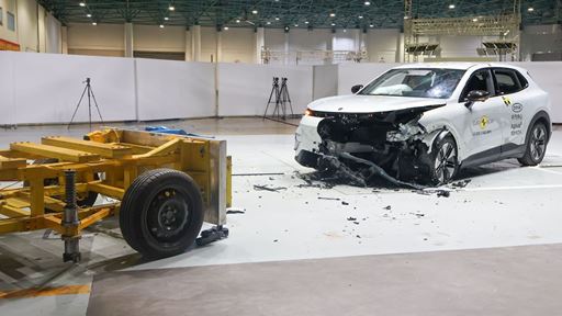 Deepal S05 Mobile Progressive Deformable Barrier test 2025 after crash