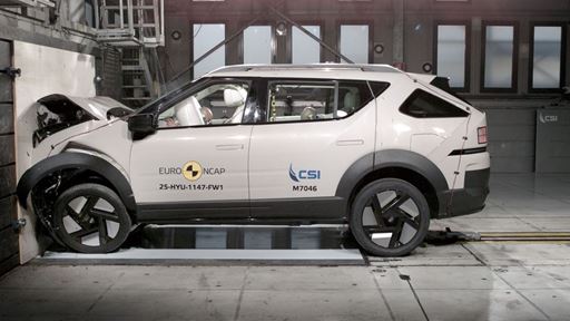 Hyundai NEXO Full Width Rigid Barrier test 2025