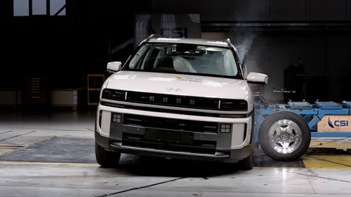 Hyundai NEXO Side Mobile Barrier test 2025