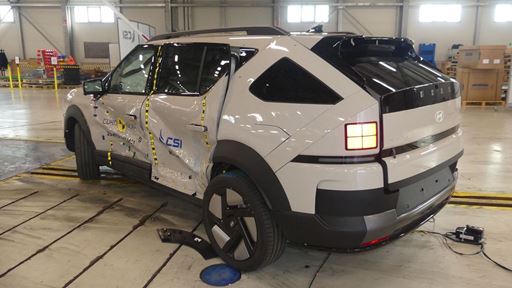 Hyundai NEXO Side Mobile Barrier test 2025 after crash