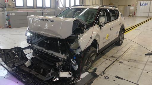 Hyundai NEXO Full Width Rigid Barrier test 2025 after crash