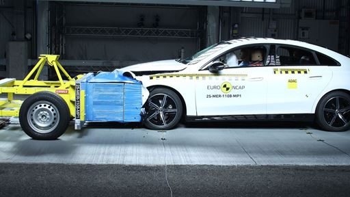 mercedes-benz-cla---mobile-progressive-deformable-barrier-test-2025