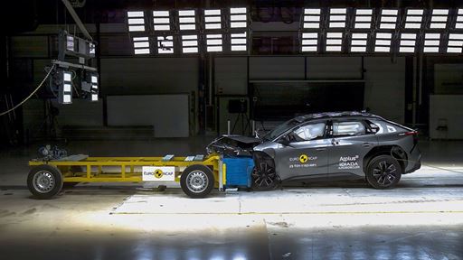 Toyota bZ4X Mobile Progressive Deformable Barrier test 2025