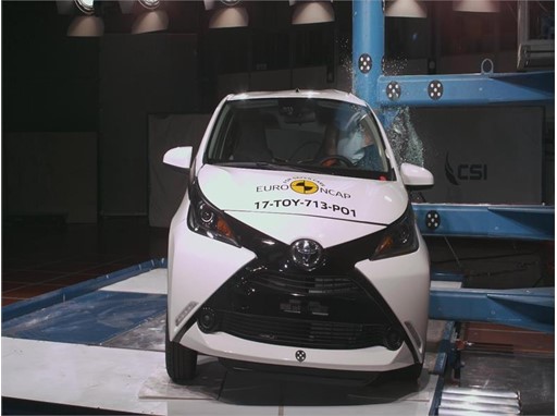 Toyota Aygo - Pole crash test 2017