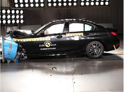 BMW 3 Series - Frontal Offset Impact test 2019