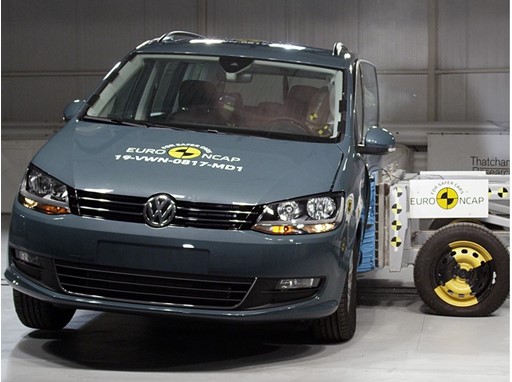 Volkswagen Sharan - Side crash test 2019